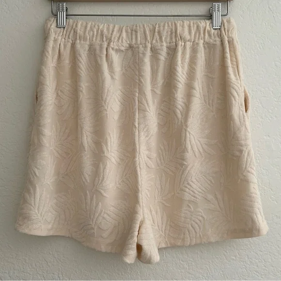 AVEC LES FILLES Beige Terry Embossed Shorts Size M - Picture 2 of 4